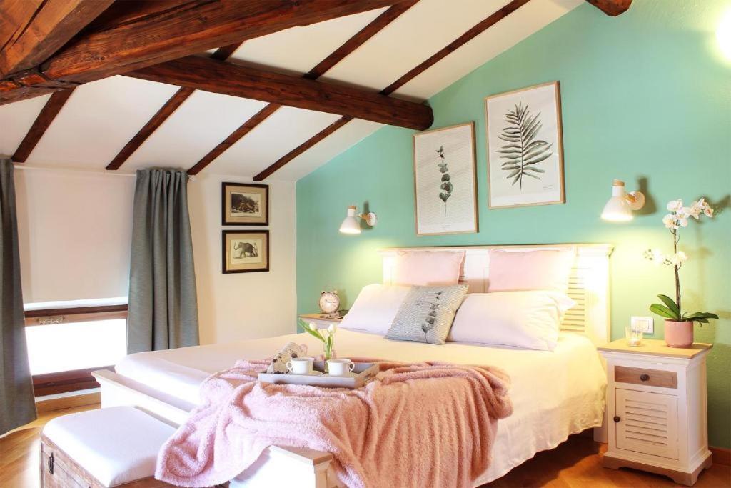 Accanto Al Centro B&B Прато Экстерьер фото
